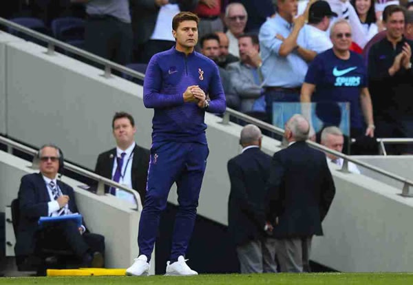 世界杯赛后球迷骑骆驼狂欢